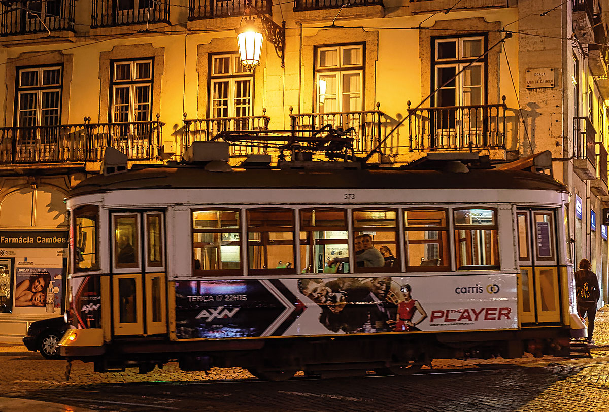 Foto einer Straßenbahn in Lissabon