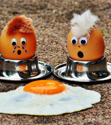 Foto von zwei staunenden Eiern