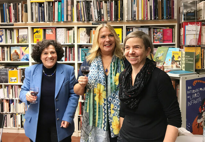 Frankfurt: Foot von Maria de Fátima Veiga (DPG Hessen), Catrin Ponciano (Autorin) und Petra Noack (TFM-Buchhandlung)